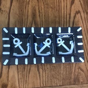 Three section glass anchor dish